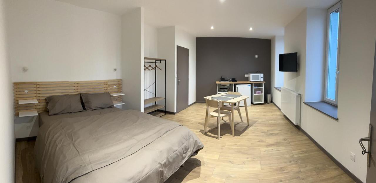 La Cigogne Lejlighedshotel Panissieres Eksteriør billede